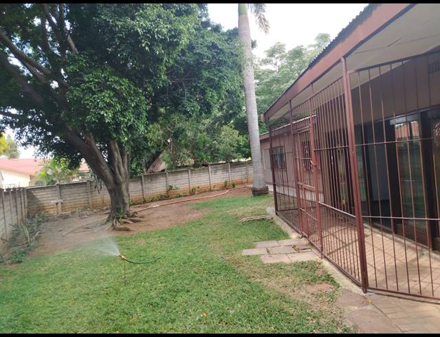 4 BEDROOM FREESTANDING FOR SALE IN BO-DORP